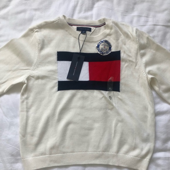 Tommy Hilfiger Other - Tommy Hilfiger Sweater